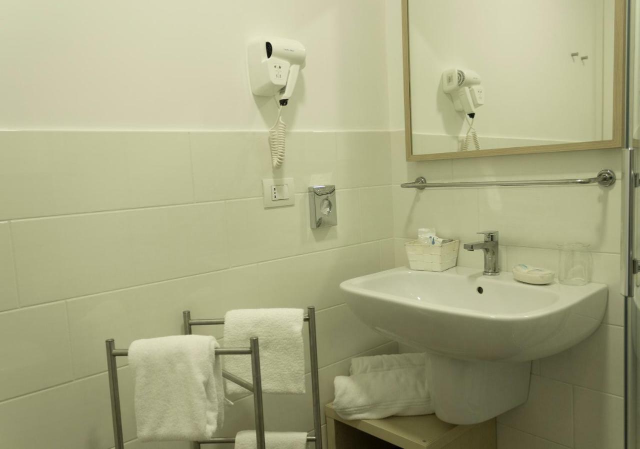 Rooms Stazione Centrale Napoli Eksteriør bilde